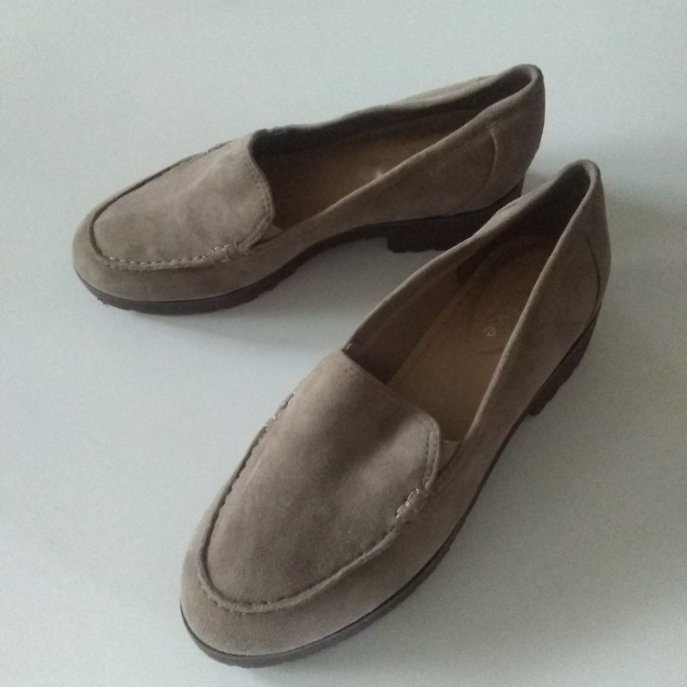 Evolve easy~spirit Leather Upper Suede  Size 8W